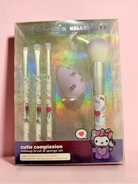 Hello Kitty Cutie Complexion Lavender Makeup Brush & Sponge Set